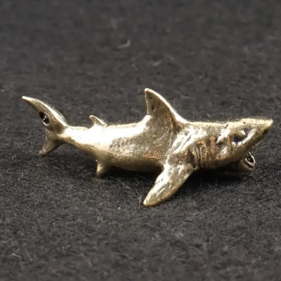 Shark pendant - Picture 2 of 3